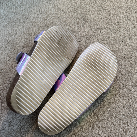 Kids Iridescent Sandals - Picture 7 of 9